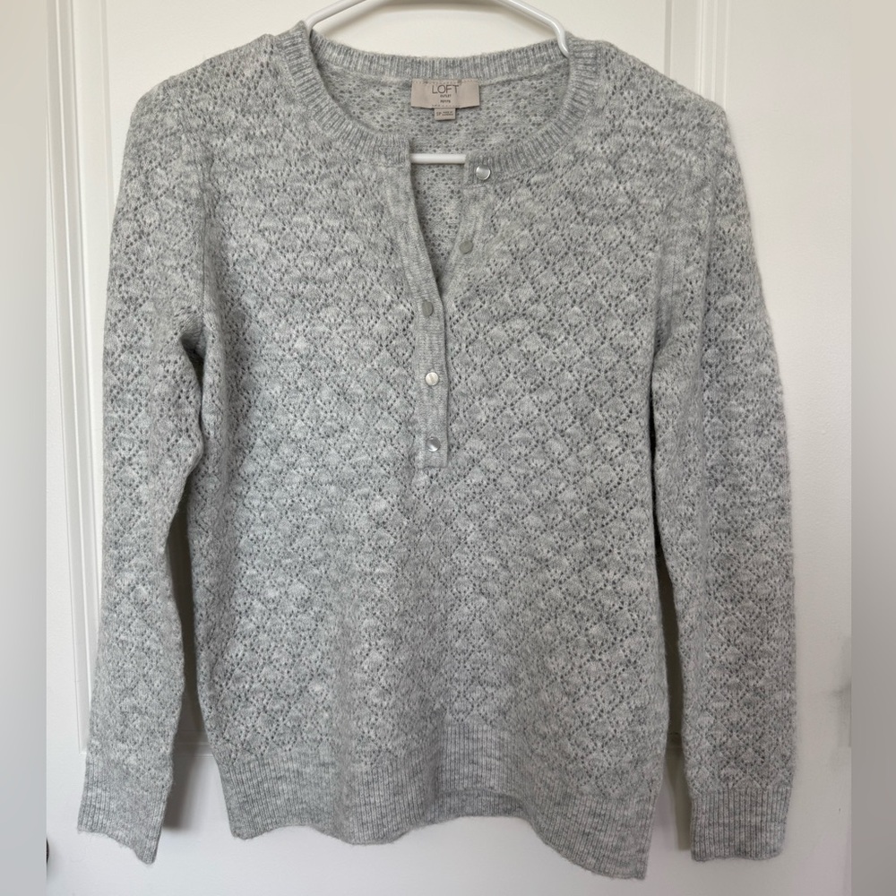 SP LOFT Light Gray Textured Henley Sweater